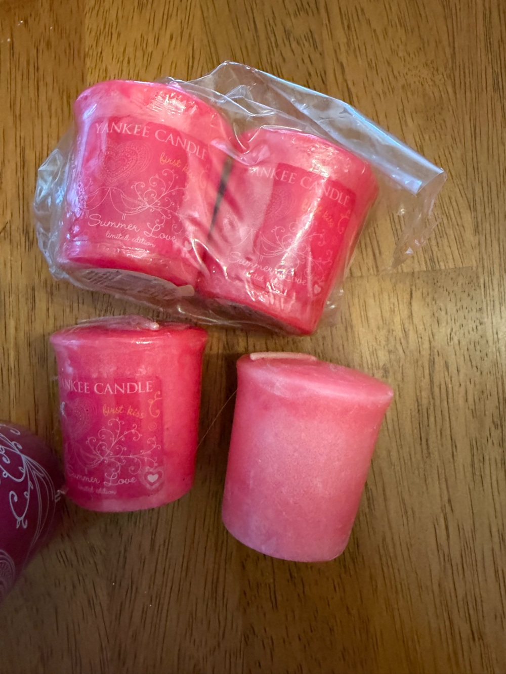 Yankee Candle First Kiss Summer Love Pink 4 pack of 1.75 oz Votives and Candle h - Picture 8 of 10